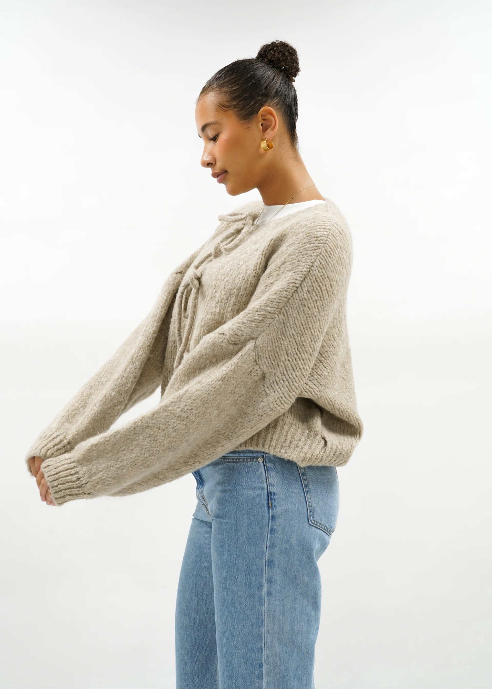 Knitted bow sweater beige (tall) - Image 4