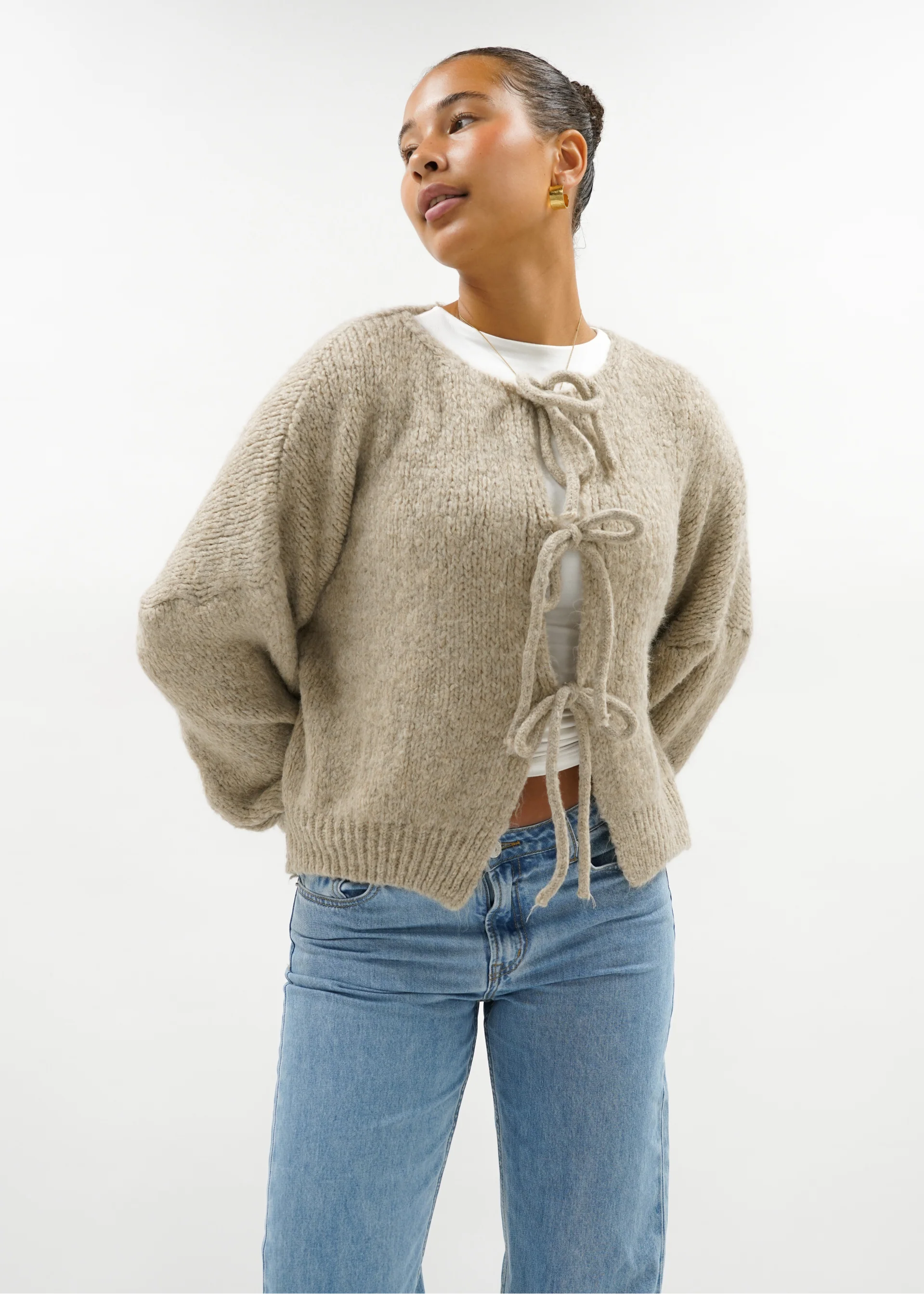 Knitted bow sweater beige (tall) - Image 6